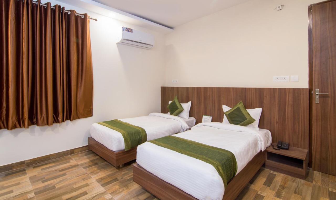 Treebo Trend Bipin International Hotel Лакнау Екстериор снимка