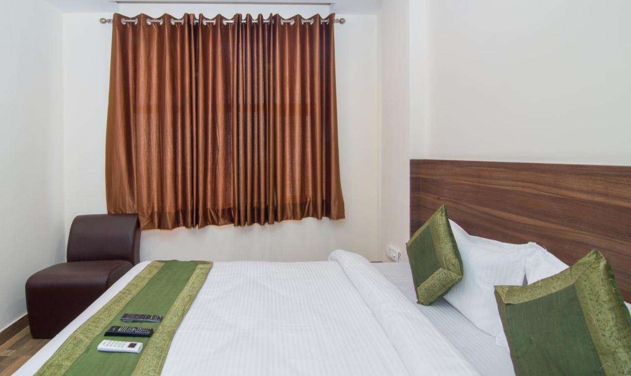 Treebo Trend Bipin International Hotel Лакнау Екстериор снимка