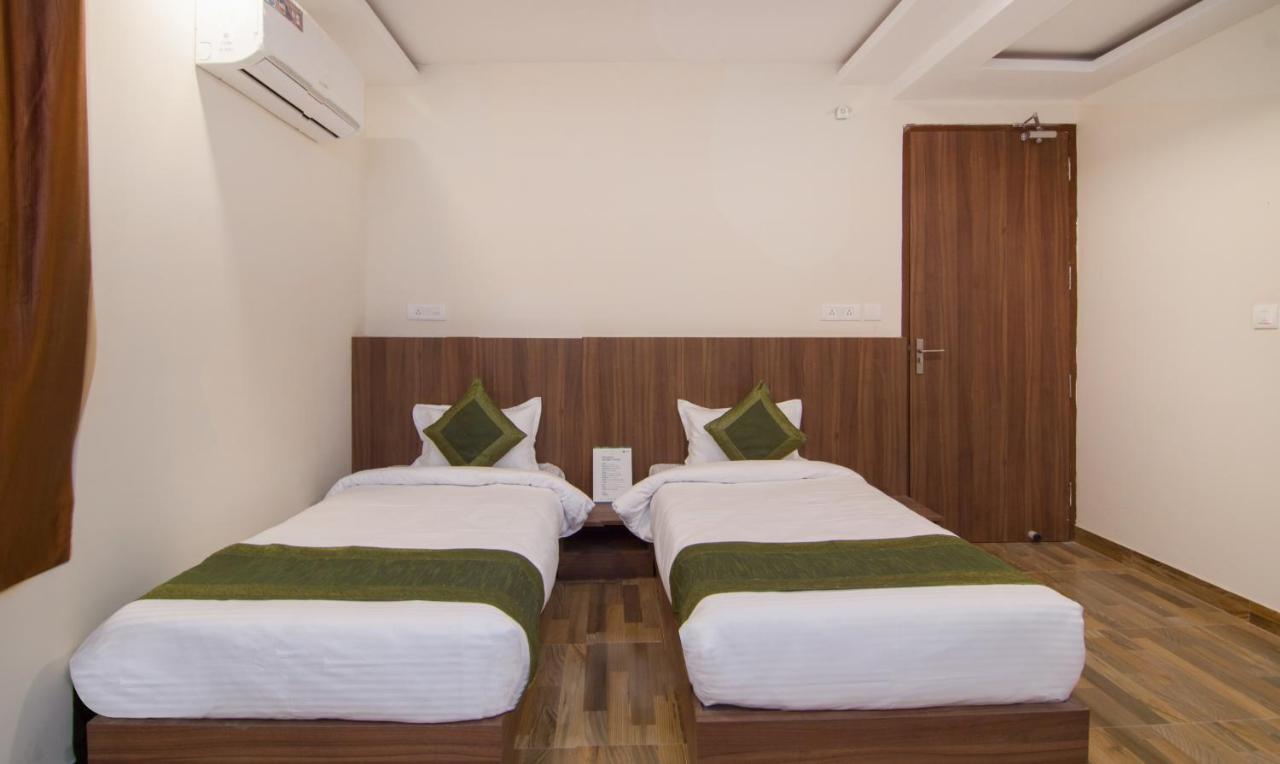 Treebo Trend Bipin International Hotel Лакнау Екстериор снимка