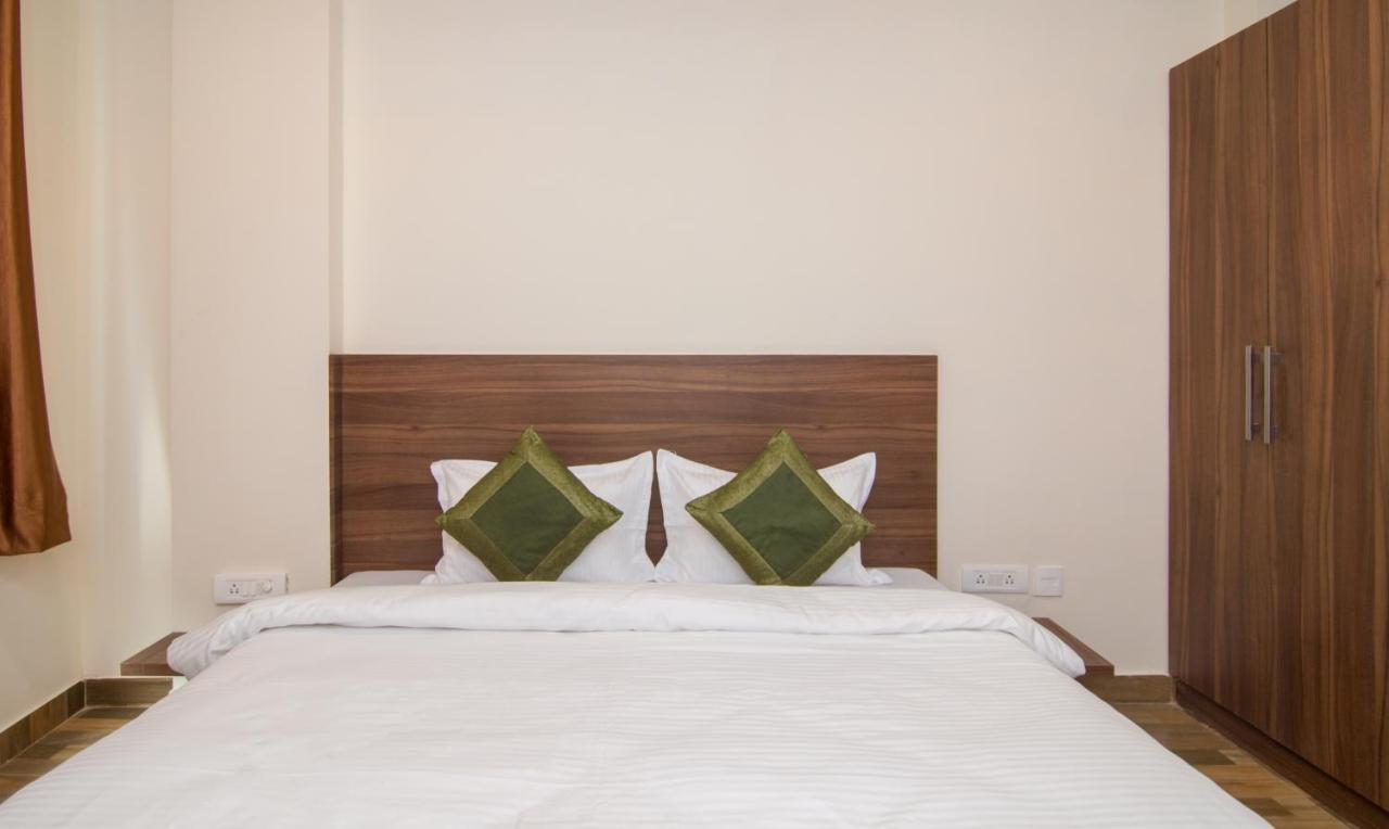 Treebo Trend Bipin International Hotel Лакнау Екстериор снимка